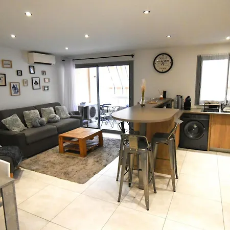 Apartment Forum - Spacieux - Confortable - Terrasse -clim-wifi *